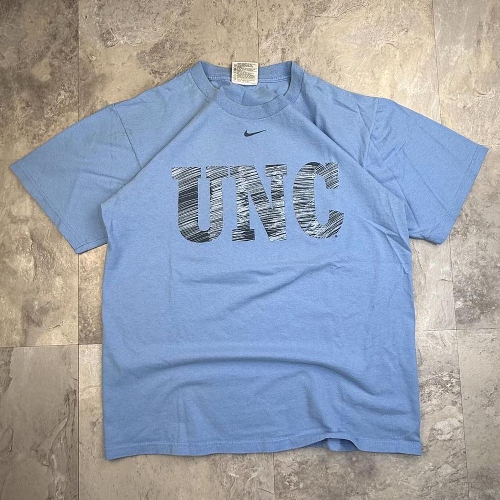 Vintage nike center swoosh UNC Tar heels T shirt
